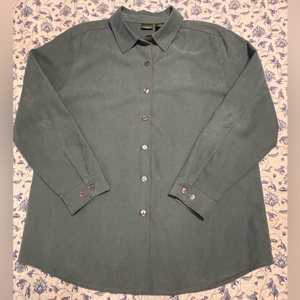 LL Bean Women’s Teal Button-Up Shirt Size Large - Picture 3 of 10